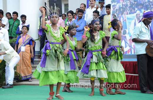 Konkani lokostav procession
